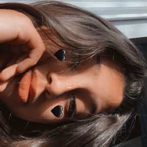 Meet your Posher, Lina